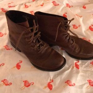 Born boots